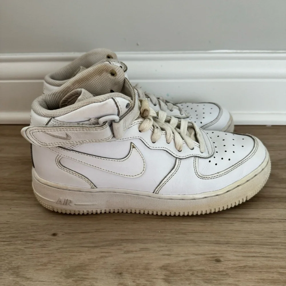 Nike Mid Air Forces